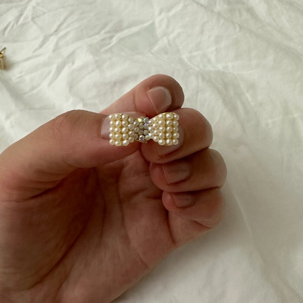 Pearl Ribbon Studs